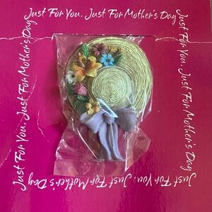 Vintage Floral Straw Hat Brooch - Multicolor